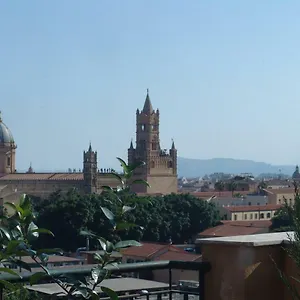 Проживание в семье Camera-attico Luminoso Con Terrazza, Палермо